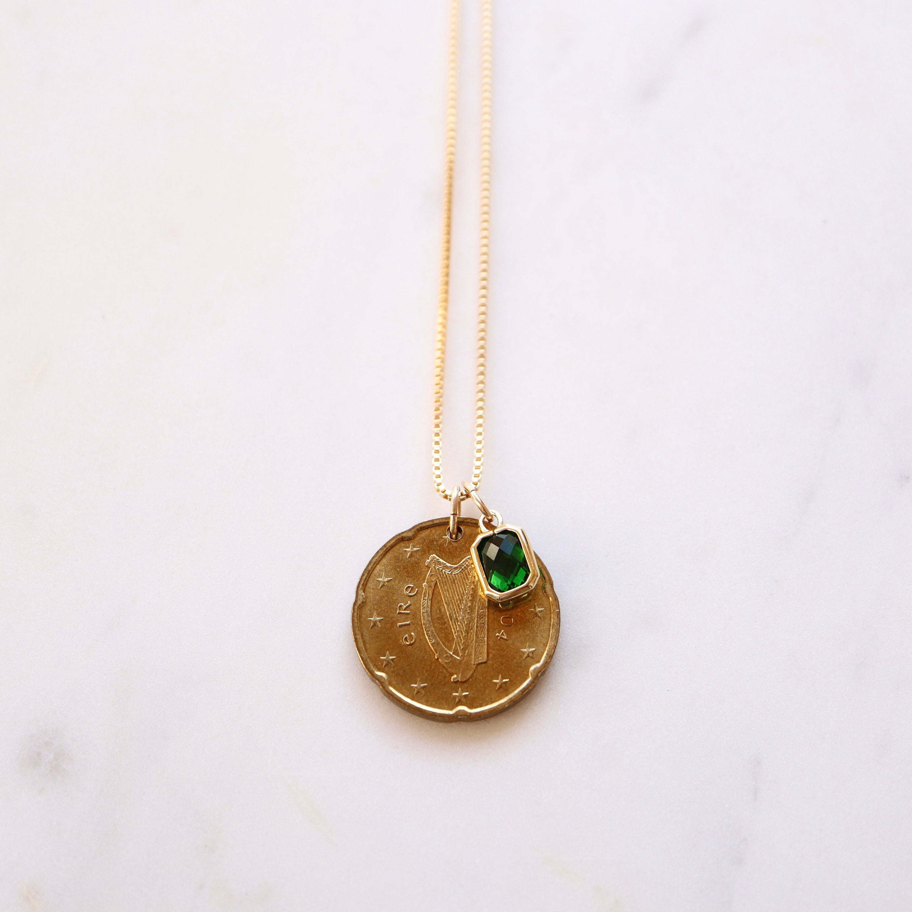 IRELAND | Vintage Coin & Geen Emerald Necklace
